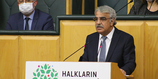 HDP Eş Genel Başkanı Mithat Sancar,  “Bu iktidarın darbeci anlayışla herhangi bir sorunu yok.