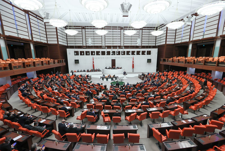 Türkiye’ye sürekli operasyon çektiği iddia edilen “dış güçler”in araştırılması önerisi AKP ve MHP’nin oylarıyla reddedildi