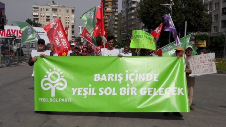 Yeşil Sol Parti: Demokratik bir ülke ve ekolojik bir yaşam için bir adım ileriye!