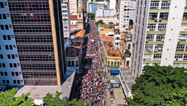 Yüz binlerce Brezilyalı Bolsonaro rejimine karşı sokaklarda