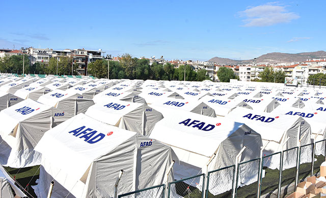 AFAD depremzedelere çadırlar için “Yırtılırsa 7 bin TL ücret ödemek zorunda kalırsınız” dedi
