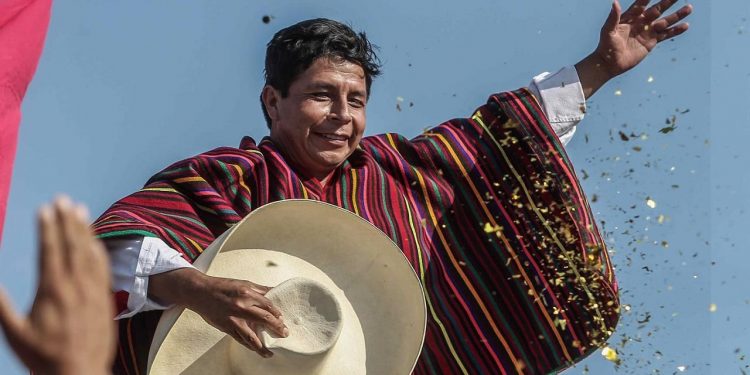 Peru’da zafer sosyalist aday Pedro Castillo’nun