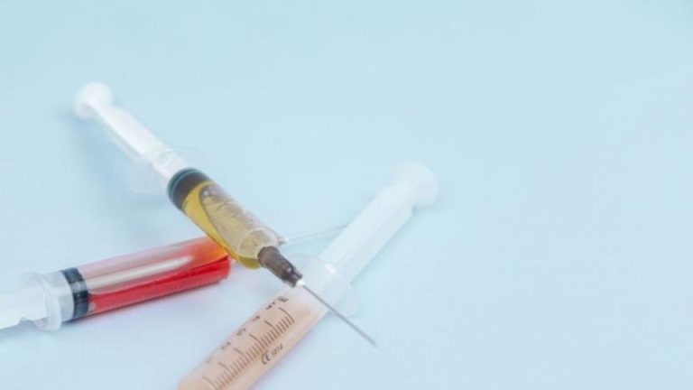 Bozulmak üzere olan aşıları Filistinlilere veren İsrail: Dozlarda sıkıntı yoktu