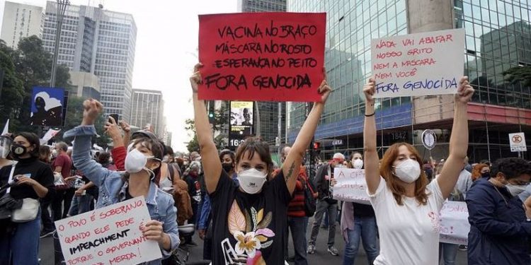Brezilya’da koronavirüs kaynaklı ölümler 500 bini aştı: Halk, Bolsonaro’ya karşı sokakları doldurdu