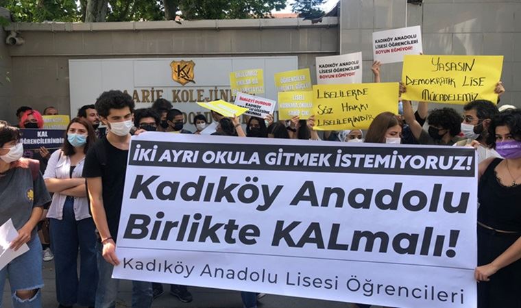 Kadıköy Anadolu Lisesi’nin yıkılmasına karşı eylem gerçekleştirildi