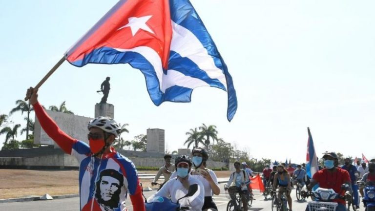 New York Times’ta ABD Başkanı’na yüzlerce imzalı Küba mektubu: Yaptırımları kaldırın