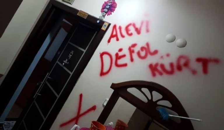 HDP’li Sezer Öztürk’ün evinin duvarına “Alevi defol Kürt” yazılıp çarpı atıldı