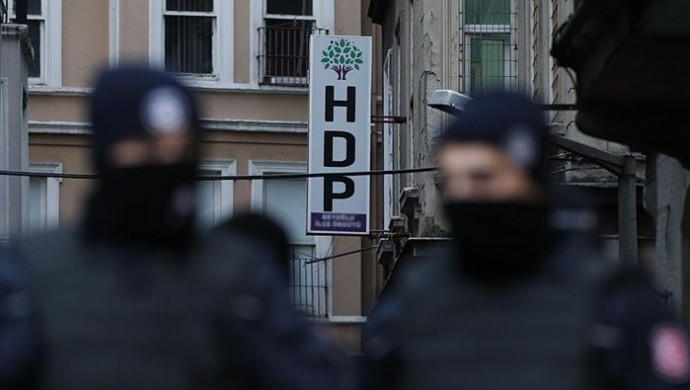 İstanbul’da 15 HDP üye ve yöneticileri gözaltına alındı
