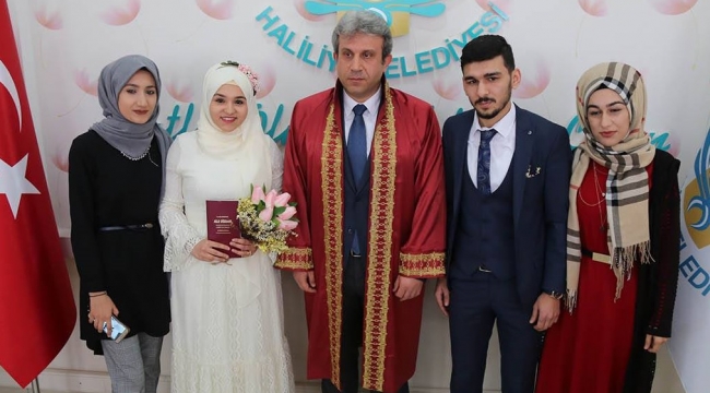AKP’li belediyelerden evlilik eğitimleri: Kadınlara verilen eğitimde “erkeğe itaat” anlatıldı