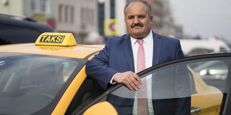İstanbul Taksiciler Esnaf Odası Başkanı Eyüp Aksu: Zam yapılırsa taksi bulamama sorunu çözülür