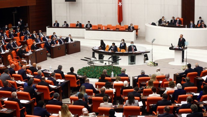 CHP ve HDP savaş tezkeresine hayır diyecek