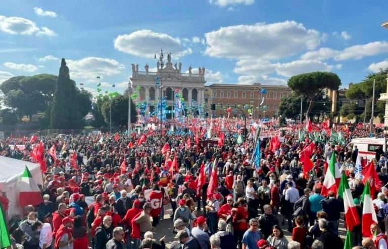 İtalya’da “Faşizm bir daha asla” başlıklı gösteriye, 200 bin kişi katıldı