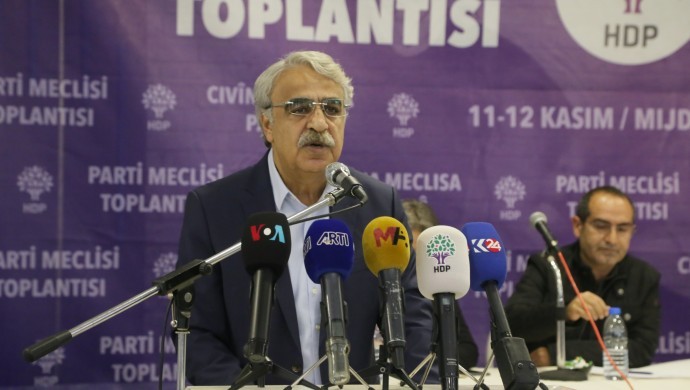 VİDEO| Sancar ”Bu kokuşmuş, çürümüş, karanlık düzende gözümüz HDP’de olsun”