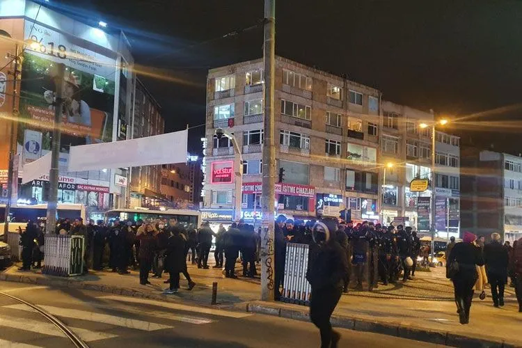 Kadıköy’deki eyleme polis müdahalesi: Gözaltılar var