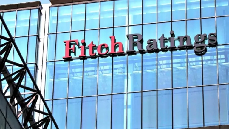 Fitch, Türkiye’nin kredi notu görünümünü ‘negatif’e düşürdü