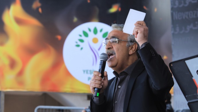 Sancar yüzbinlere seslendi: Newroz’a merhaba, AKP iktidarına elveda